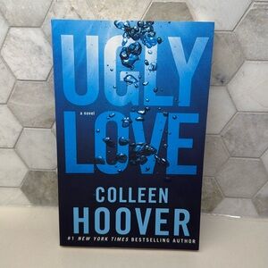 Ugly Love by Colleen Hoover (paperback)